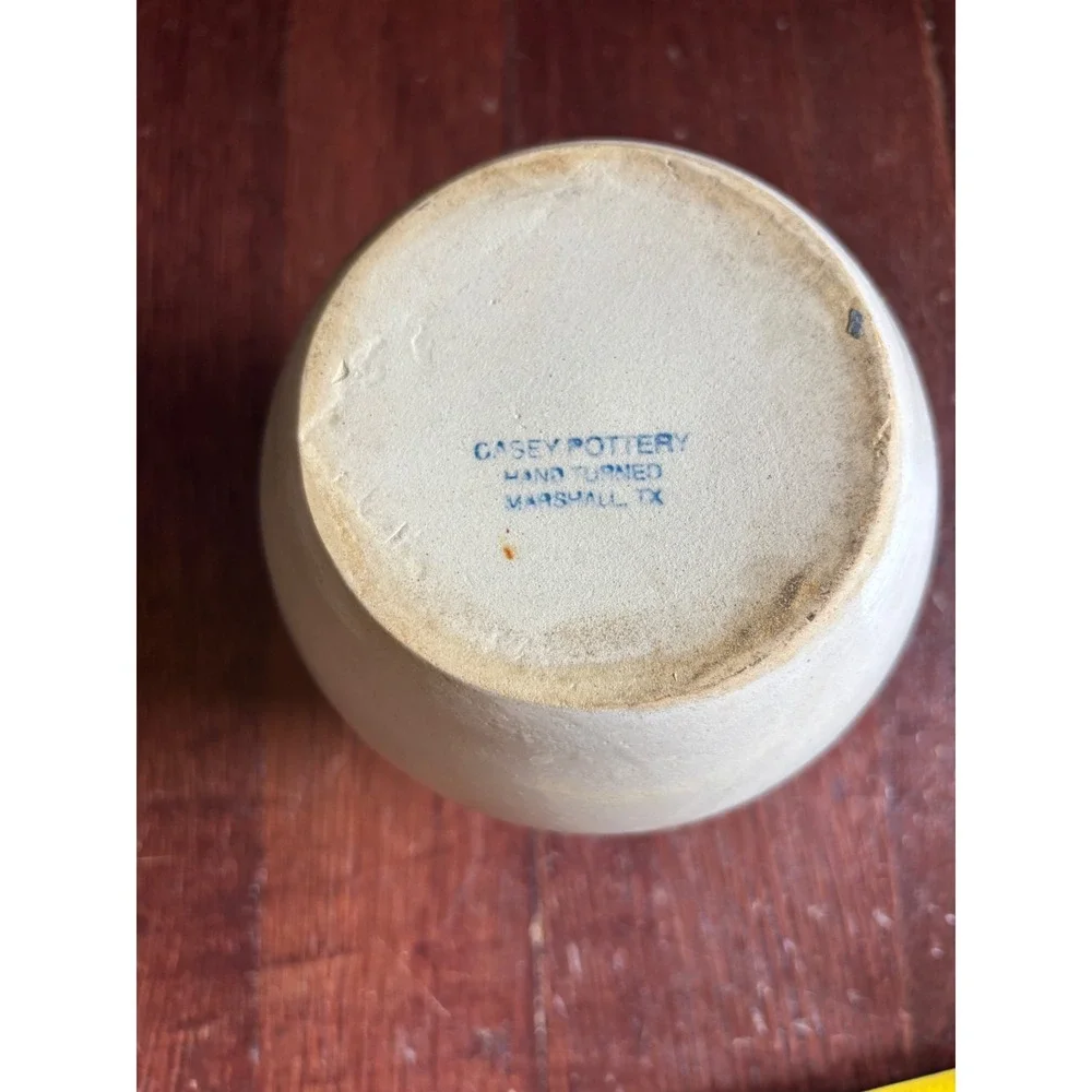 Casey Pottery Marshall Texas Hand Turned Stoneware Crock Blue Heart Wreath 6in